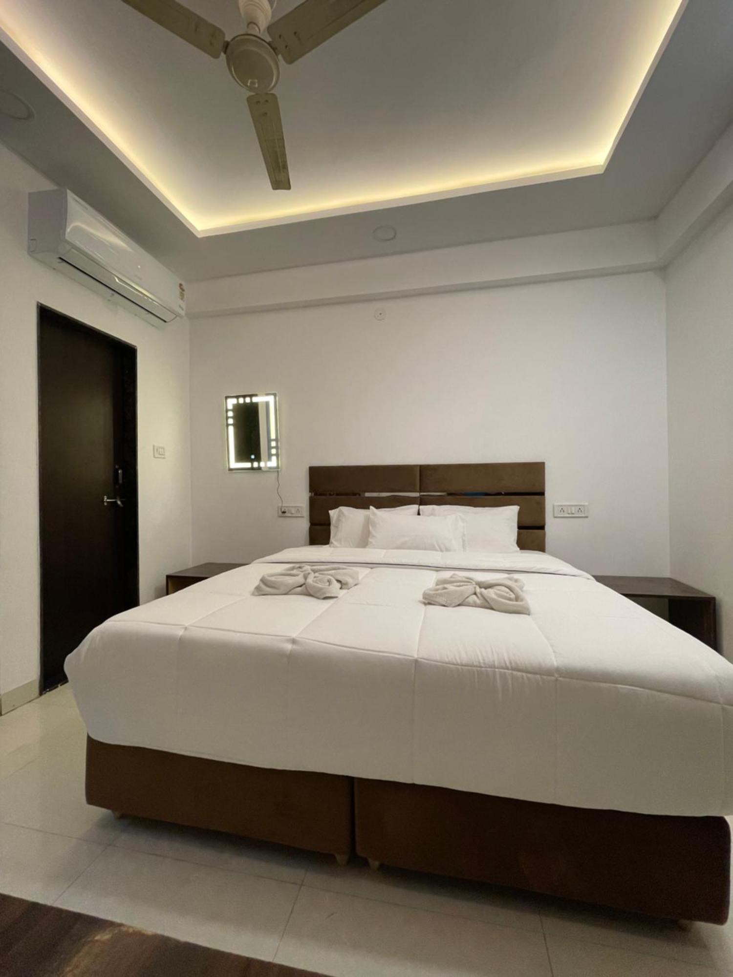 Hotel Kiwi Inn Vijaynagar Scheme 78 إندور المظهر الخارجي الصورة