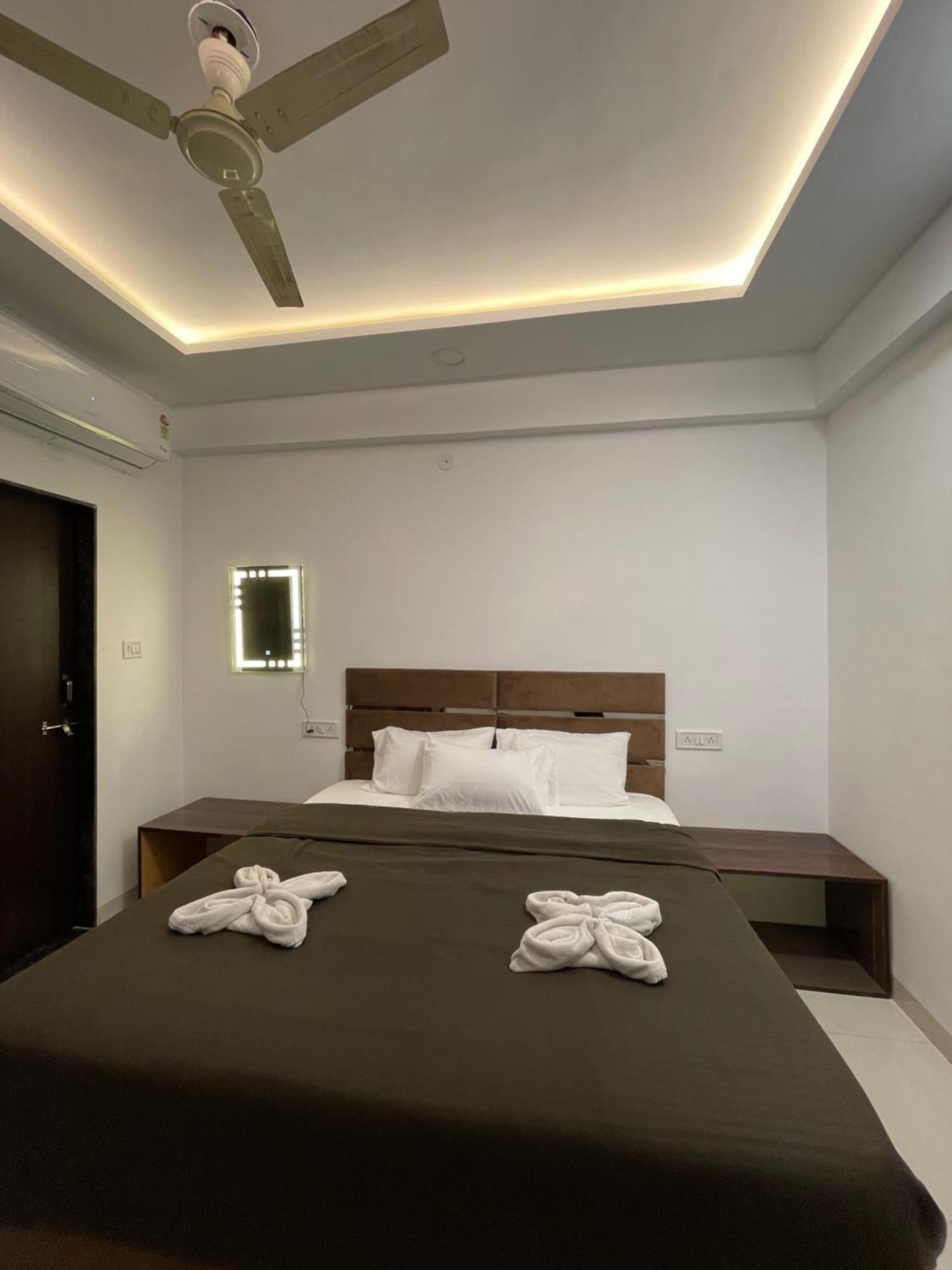 Hotel Kiwi Inn Vijaynagar Scheme 78 إندور المظهر الخارجي الصورة