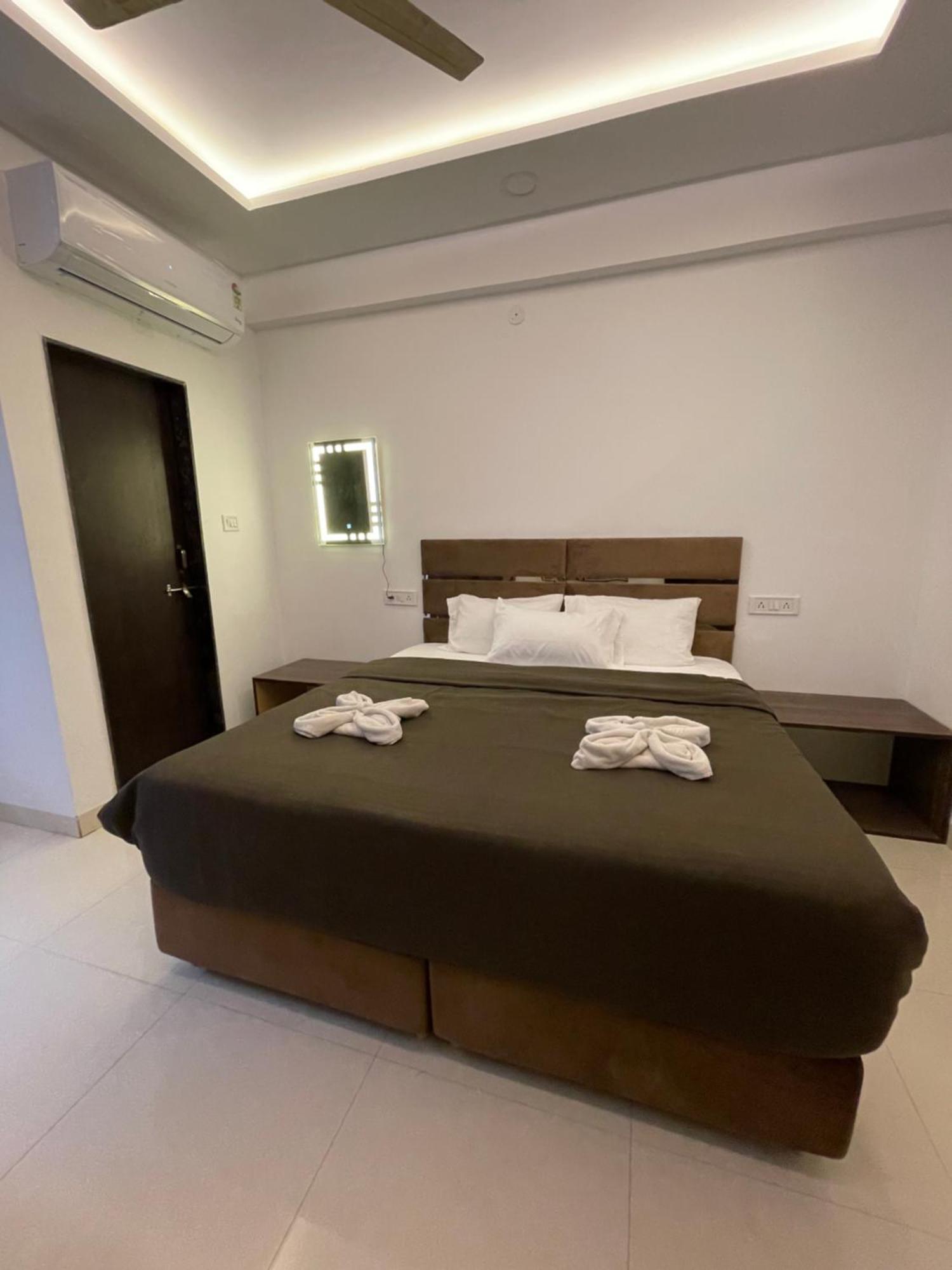 Hotel Kiwi Inn Vijaynagar Scheme 78 إندور المظهر الخارجي الصورة