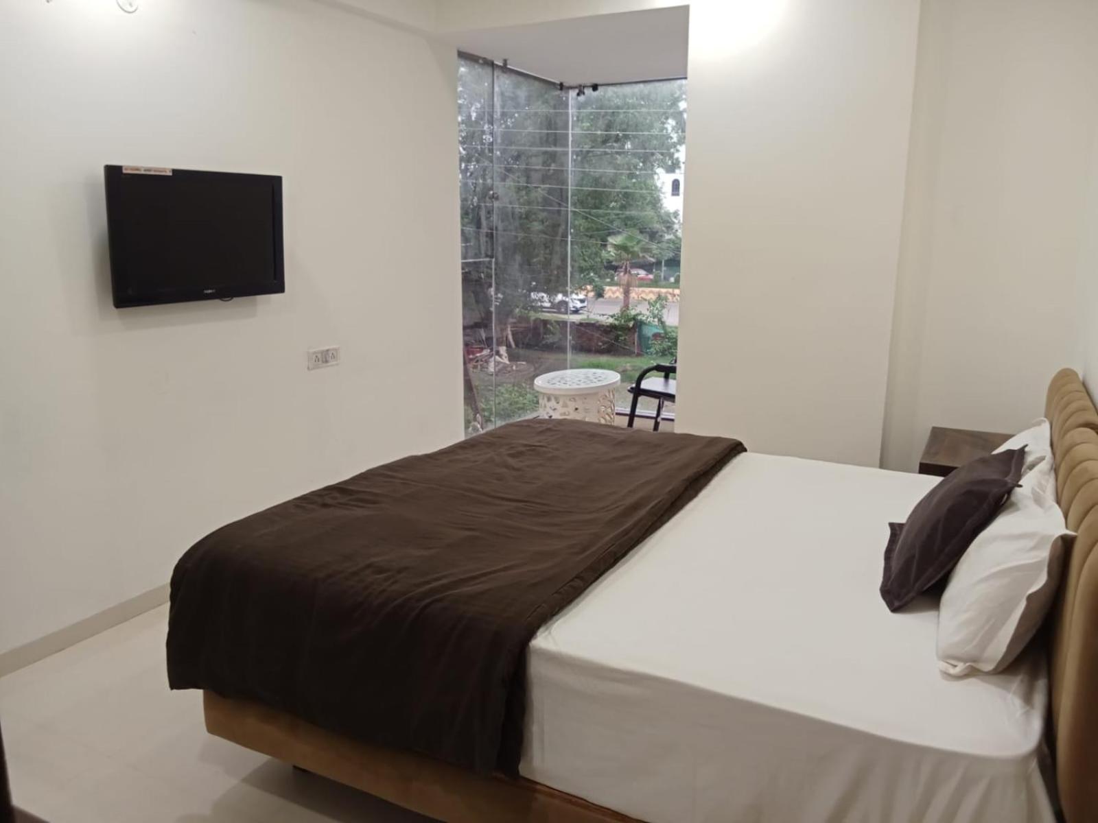 Hotel Kiwi Inn Vijaynagar Scheme 78 إندور المظهر الخارجي الصورة