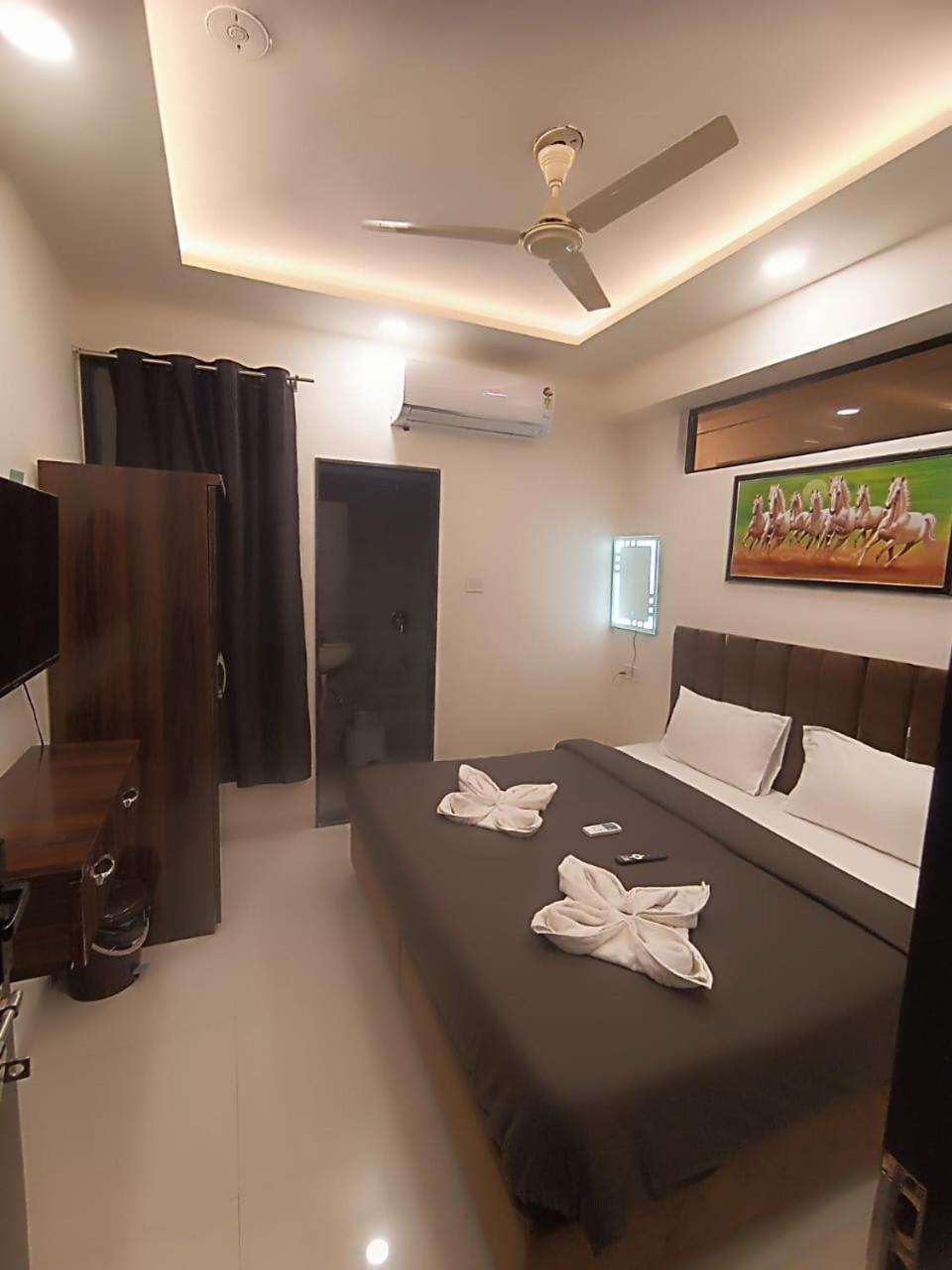 Hotel Kiwi Inn Vijaynagar Scheme 78 إندور المظهر الخارجي الصورة