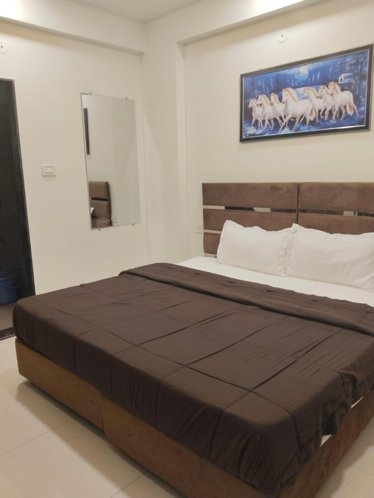 Hotel Kiwi Inn Vijaynagar Scheme 78 إندور المظهر الخارجي الصورة
